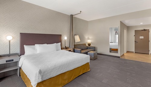 Studio Suite, 1 King Bed, Accessible, Bathtub