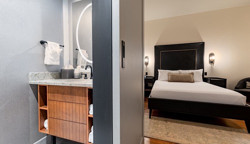 2BR Amazing View Walk to French Quarter | The Mayfair