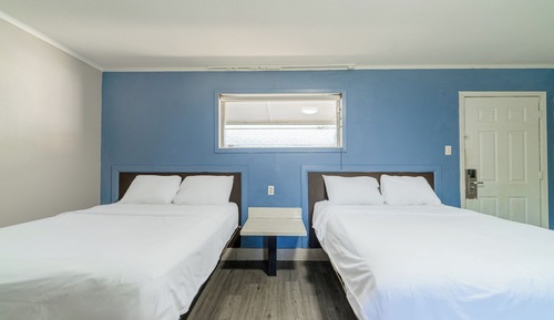 Room, 2 Queen Beds, Smoking