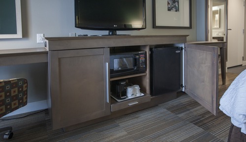 Jr. Suite, king bed, sofa bed, wet bar