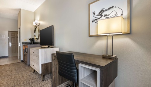 Standard Room, 2 Queen Beds, Non Smoking, Refrigerator & Microwave (Larger Room;with Sofabed)