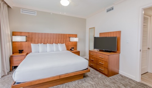 Room, 3 Bedrooms, Corner