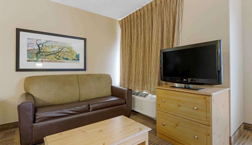 Deluxe Studio, 1 King Bed with Sofa bed, Accessible, Non Smoking