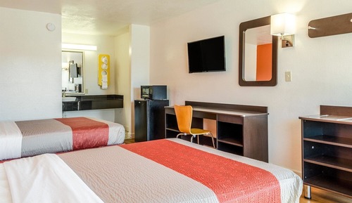 Standard Room, 2 Double Beds, Accessible, Smoking