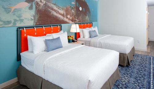 Standard Room, 2 Queen Beds, Roll-in Shower (Communications)