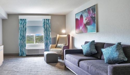 King Suite with Whirlpool