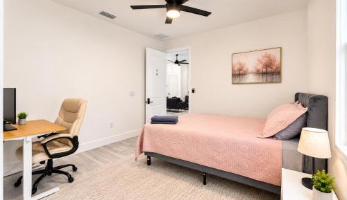 Deluxe Double Room (2 Adults + 1 Child)