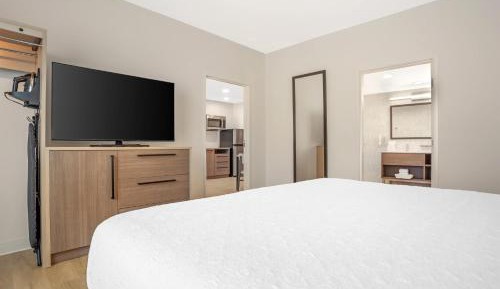 One-Bedroom King Suite
