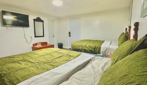Queen Room