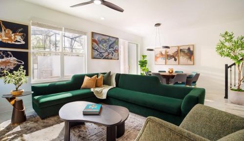 5 Bedroom Townhome with Kitchen, Living Lounge with Private Pool