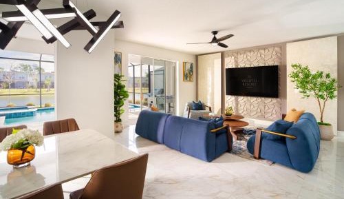 7 Bedroom Estate with Private Pool & Kitchen