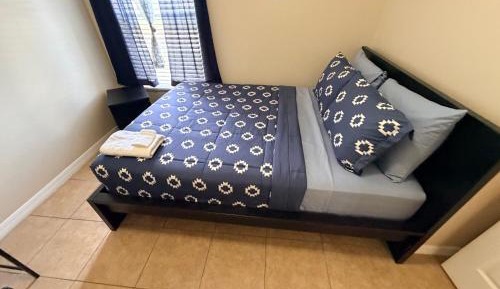 Double Room with Shared Bathroom