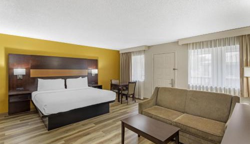 King Suite with Sofa Bed - Non-Smoking