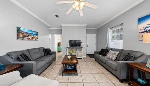 Three-Bedroom Deluxe Apartment