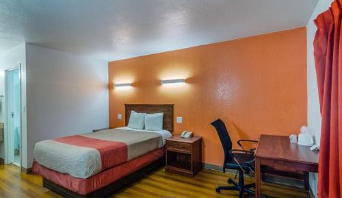 1 Full Bed - Smoking