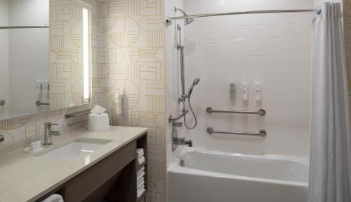King Studio Suite with Accessible Tub - Mobility Access