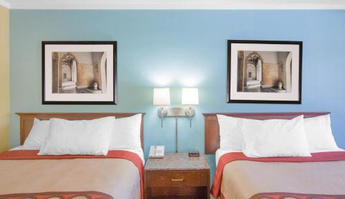 Queen Room with Two Queen Beds - Non-Smoking