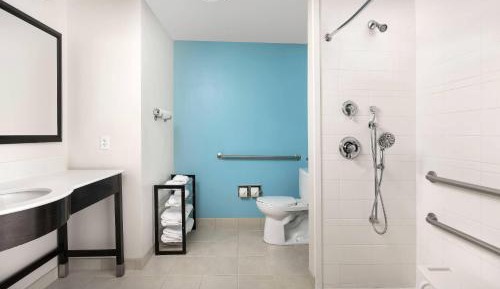 King Suite - Accessible/Non-Smoking