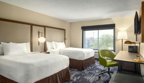 Double Room with Two Double Beds and Bathtub - Mobility Access/Hearing Accessible