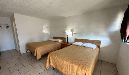 2 Full Beds Non-Smoking