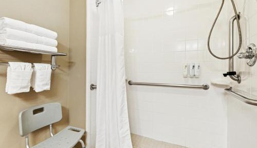 King Room with Roll-in Shower - Disability Access/Non-Smoking