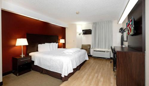 Premium King Room Pool Side Smoke Free