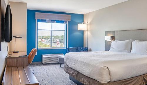 Standard King Room