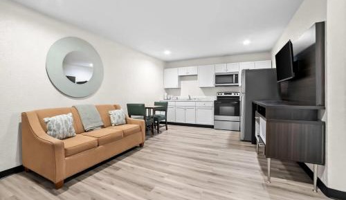 Efficiency King Suite with Sofa Bed - Non-Smoking