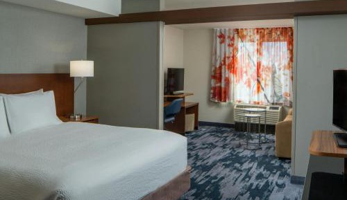Studio with King Bed and Sofa Bed - Hearing Accessible