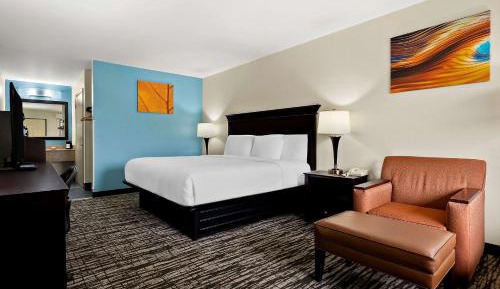 King Room with Roll-in Shower - Disability Access/Non-Smoking
