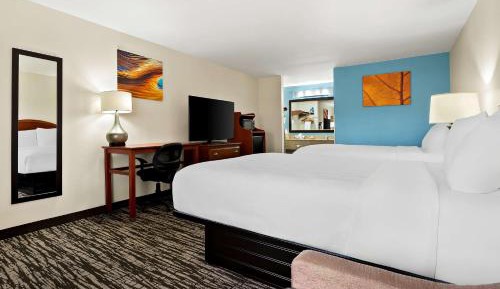 Queen Room with Two Queen Beds - Non-Smoking