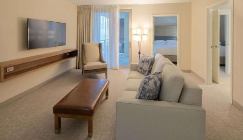 Queen Suite with Balcony and Roll-In Shower - Mobility Accessible