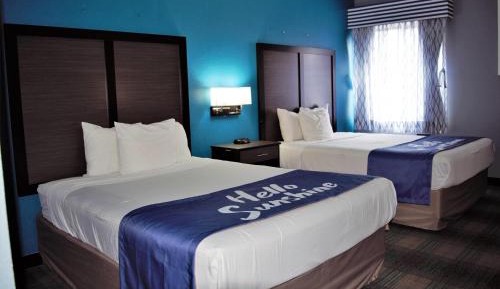 Queen Room with Two Queen Beds - Smoking