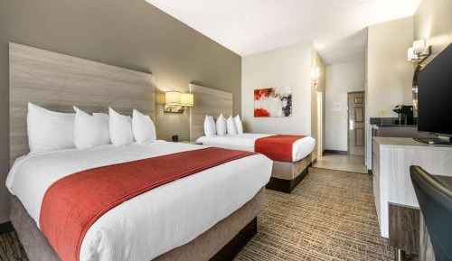 Queen Room with Two Queen Beds - Non-Smoking