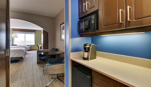 Queen Suite with Two Queen Beds and Additional Living Area