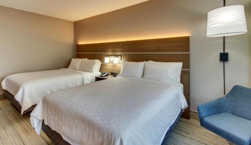Standard Queen Room with Two Queen Beds - Communications Accessible