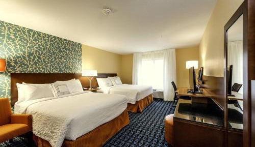 Queen Room with Two Queen Beds - Hearing Accessible