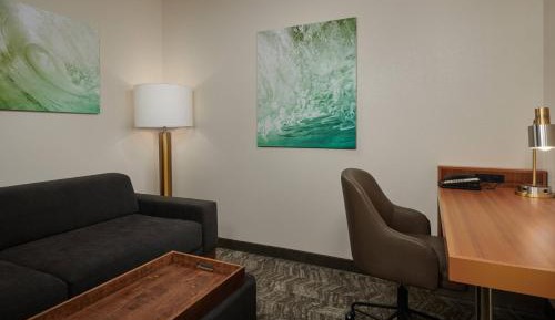 King Suite with Roll-In Shower, Transfer Shower and Trundle Sofa - Mobility Access/Hearing Accessible