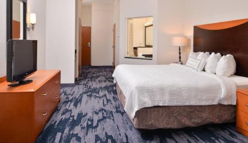 King Room with Specialty Bathtub and Roll-In Shower - Mobility Access