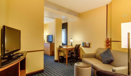 King Suite with Sitting Area, Bathtub and Sofa Bed - Mobility Access/Communication Assistance