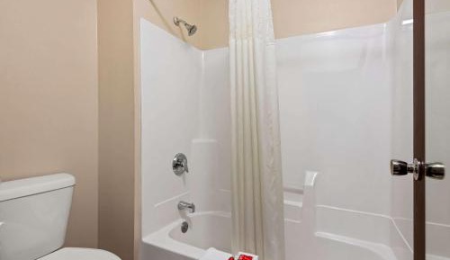 Two King Beds with Lake View - Non Smoking