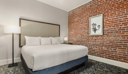 One-Bedroom Suite