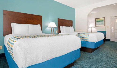 Queen Suite with Sofa Bed