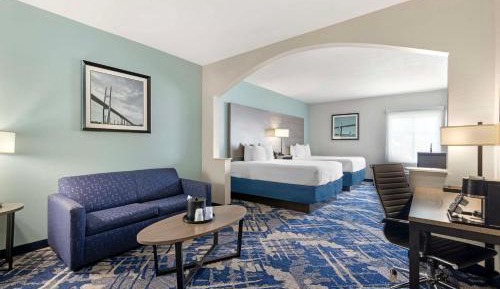 Queen Suite with Two Queen Beds and Sofa Bed