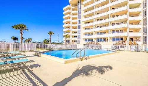 Two-Bedroom Apartment with Ocean View