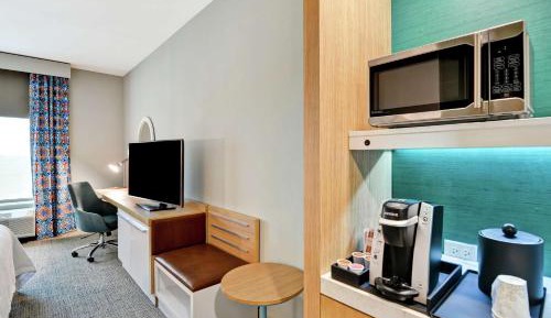 Queen Room with Two Queen Beds - Hearing Access