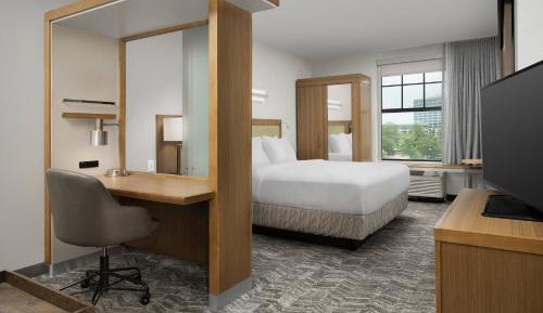 Studio with King Bed, Roll-In Shower and Trundle Sofa - Mobility Access/Hearing Accessible