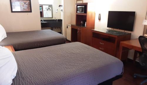 Queen Room with Two Queen Beds - Non-Smoking