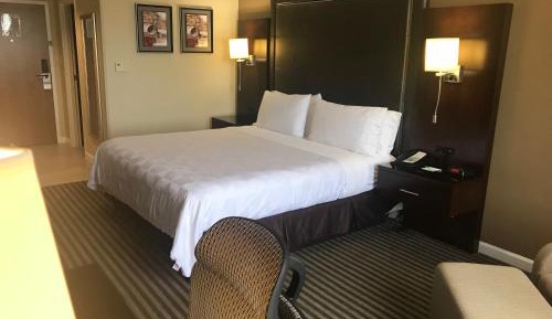 Standard King Room - Communications Accessible