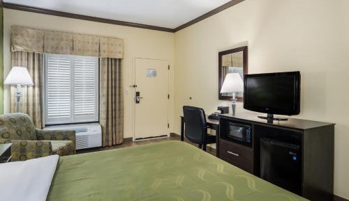 Queen Room - Accessible/Non-Smoking
